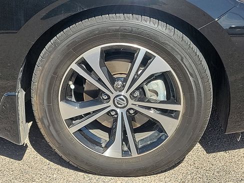 Used 2021 Nissan Sentra SV image 5