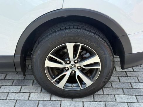 Used 2018 Toyota RAV4 XLE image 33