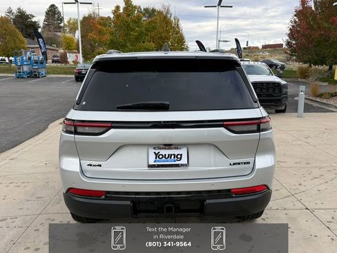 New 2025 Jeep Grand Cherokee Limited w/ Black Appearance Package image 9