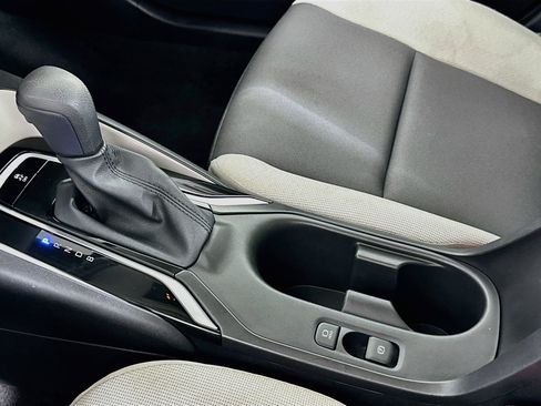 Used 2025 Toyota Corolla LE FWD image 23