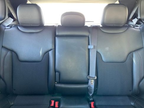 Used 2025 Jeep Compass Trailhawk image 37