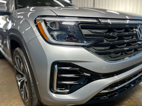 Used 2024 Volkswagen Atlas Cross Sport SEL Premium R-Line AWD/4WD image 2