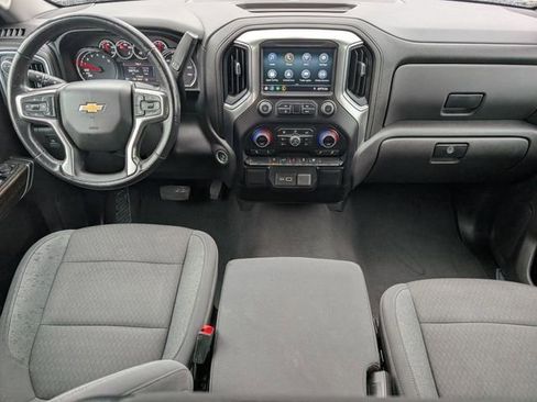 Certified 2022 Chevrolet Silverado 1500 LT AWD/4WD image 9