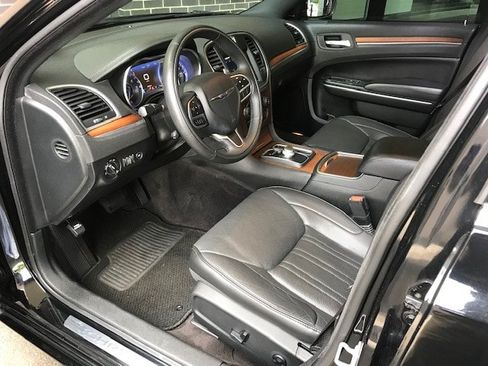 Used 2018 Chrysler 300 C w/ Sun, Sound & Nav Package RWD image 5