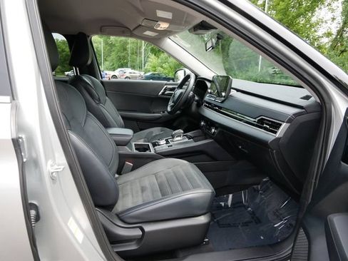 Used 2024 Mitsubishi Outlander SE AWD/4WD image 8