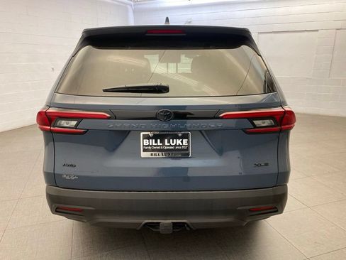 Used 2025 Toyota Grand Highlander AWD image 7