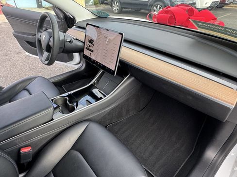 Used 2020 Tesla Model 3 Long Range image 29