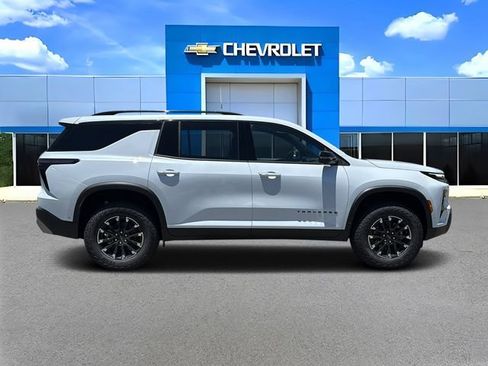 New 2026 Chevrolet Traverse Z71 w/ Enhanced Driving Package AWD/4WD image 2