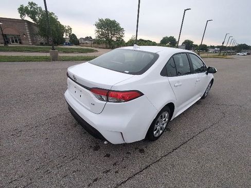 Used 2025 Toyota Corolla LE FWD image 5