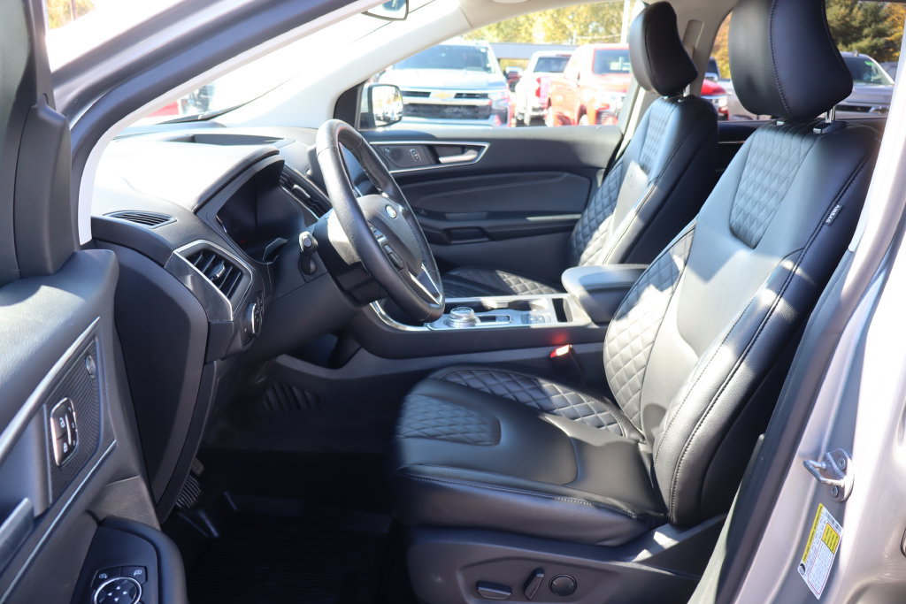 Used 2023 Ford Edge Titanium AWD/4WD image 4