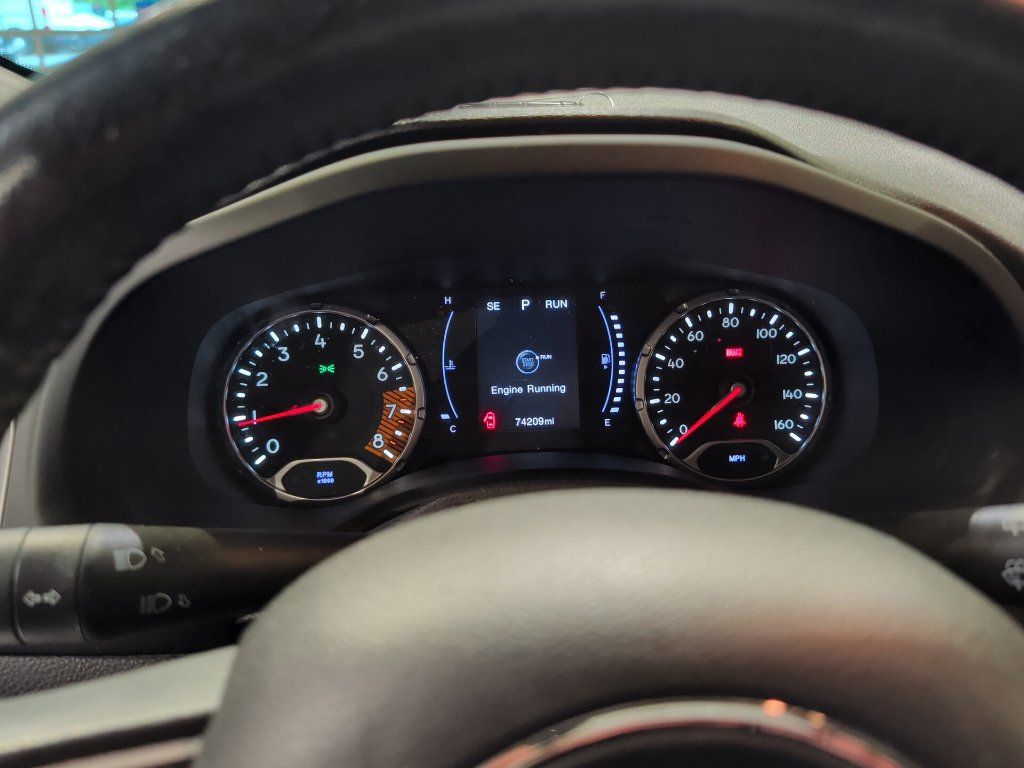 Used 2019 Jeep Renegade Latitude w/ Cold Weather Group AWD/4WD image 4