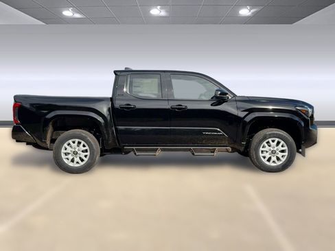 New 2025 Toyota Tacoma SR5 image 7
