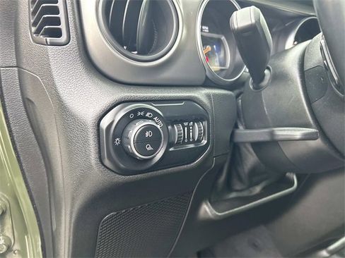 Used 2021 Jeep Gladiator Willys image 21