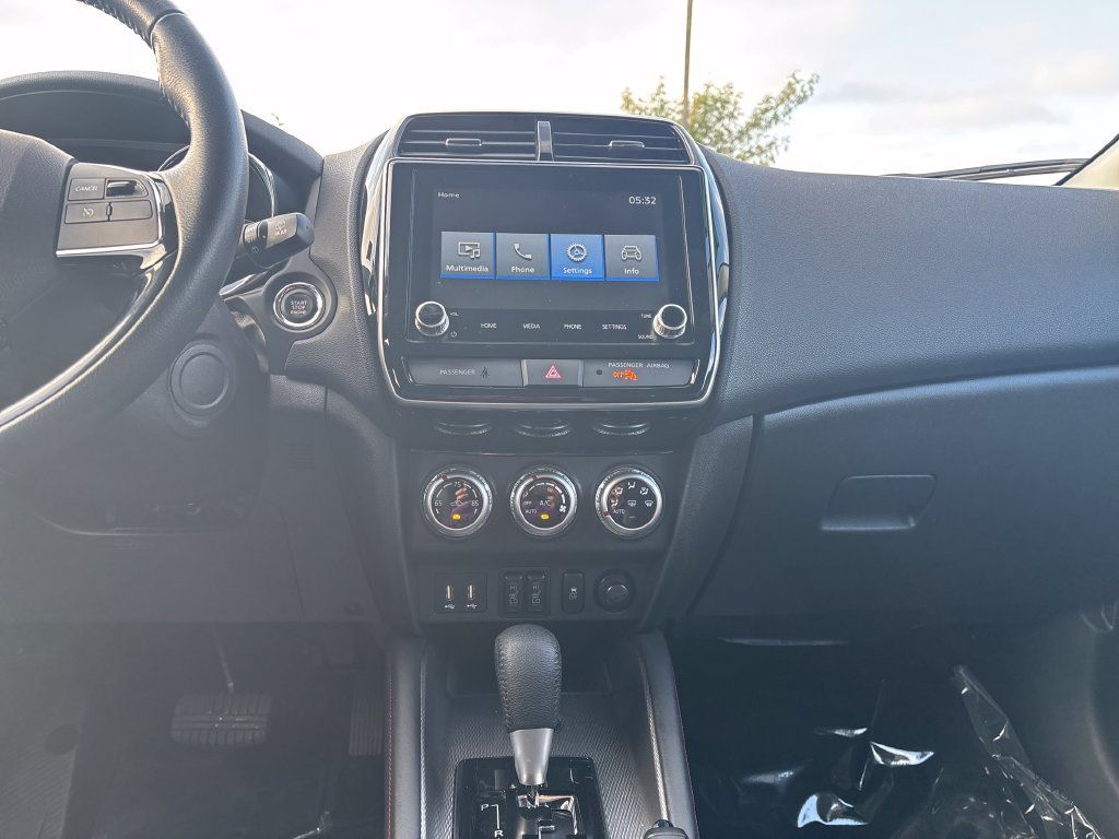 Used 2024 Mitsubishi Outlander Sport SE AWD/4WD image 24