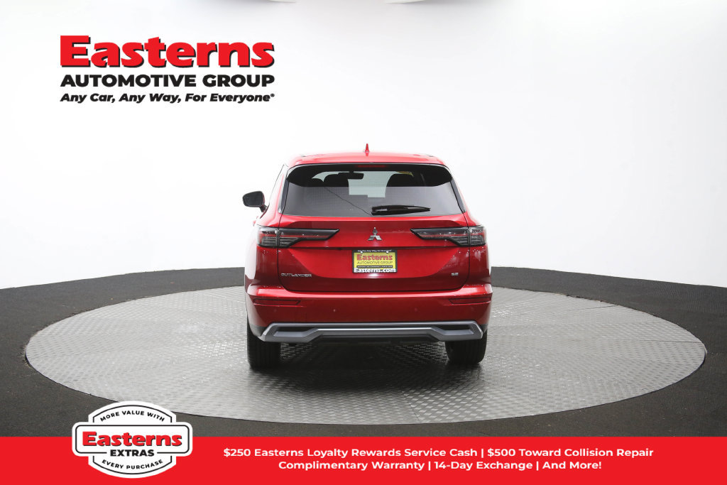 Used 2025 Mitsubishi Outlander SE AWD/4WD image 39