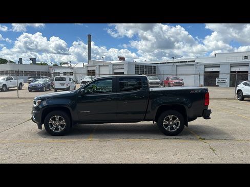 Used 2018 Chevrolet Colorado Z71 AWD/4WD image 3
