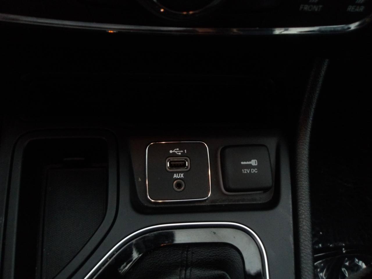 Used 2020 Jeep Cherokee Limited FWD image 26