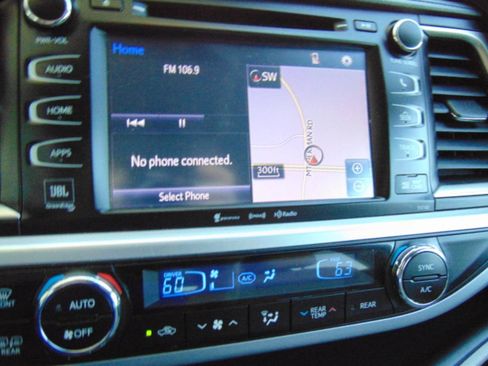 Used 2016 Toyota Highlander Limited Platinum AWD/4WD image 37