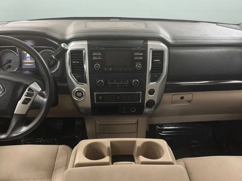 Used 2017 Nissan Titan SV RWD image 15