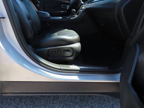 Used 2015 Ford Taurus Limited FWD image 17