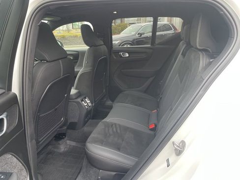 Certified 2023 Volvo XC40 Recharge Ultimate image 8