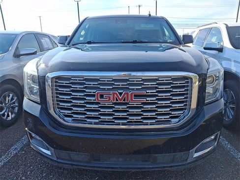 Used 2018 GMC Yukon Denali w/ Denali Ultimate Package image 2