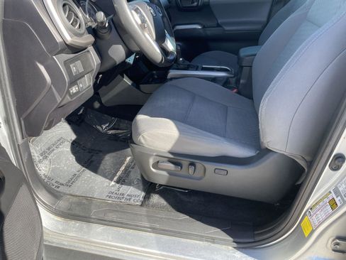 Used 2022 Toyota Tacoma SR5 image 15