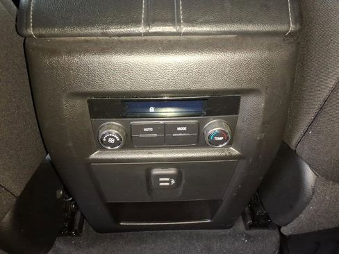 Certified 2023 Chevrolet Traverse LT image 29