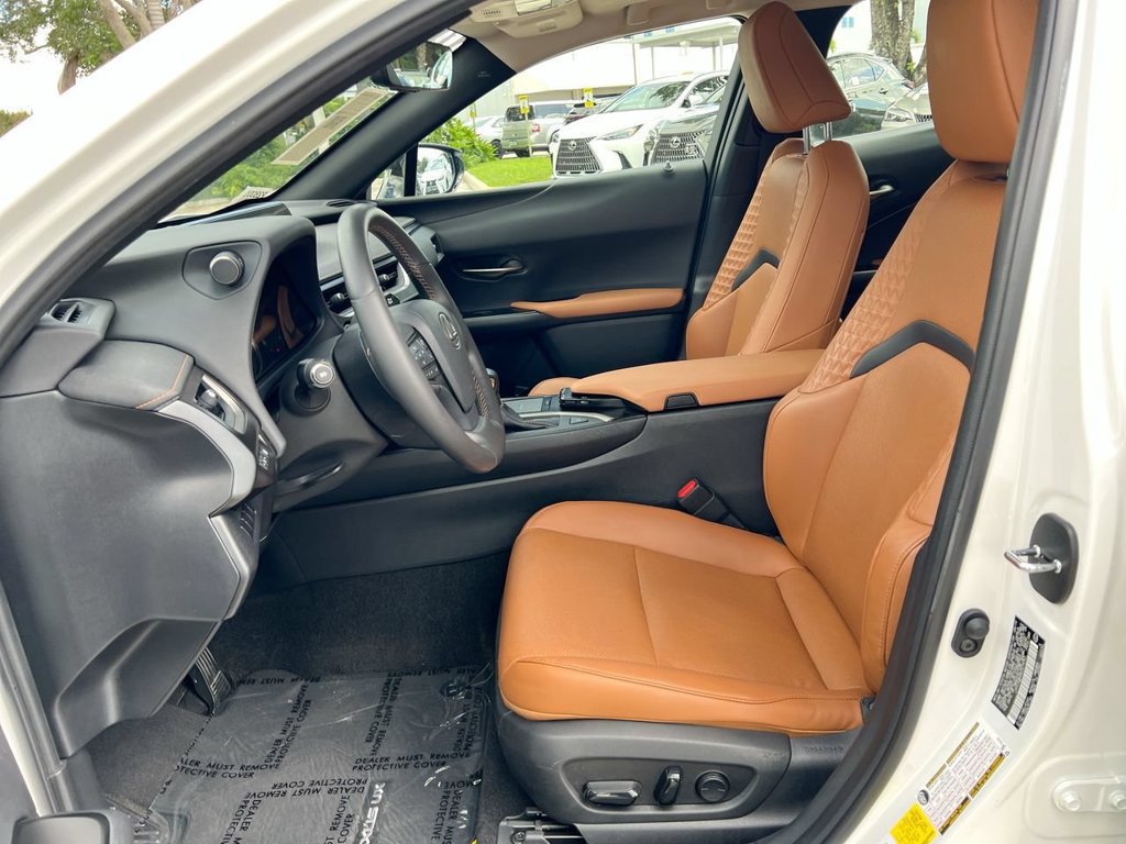 Used 2019 Lexus UX 200 w/ Premium Package FWD image 12