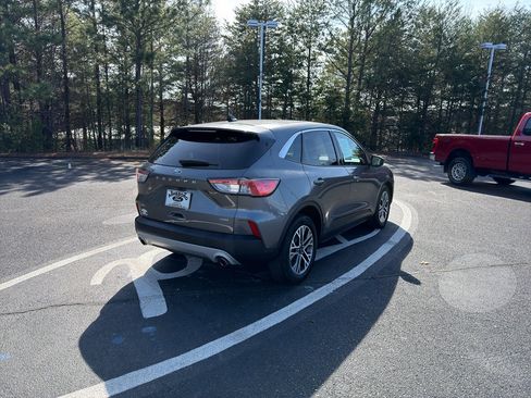 Used 2022 Ford Escape SEL image 5