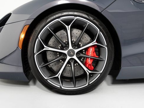 Used 2025 McLaren Artura Spider image 10