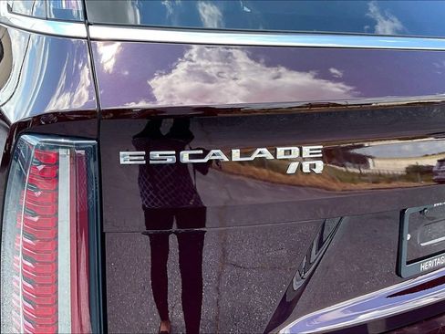 Certified 2025 Cadillac Escalade IQ Luxury 2 AWD/4WD image 24