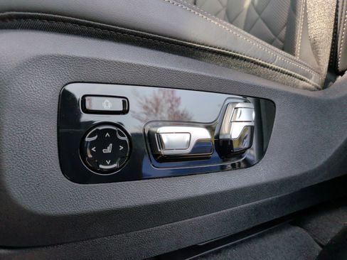 Certified 2025 BMW X5 M60i image 27