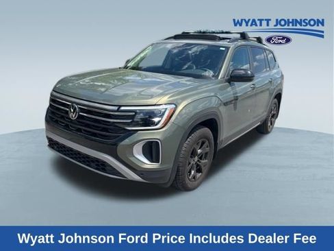 Used 2024 Volkswagen Atlas Peak Edition SE AWD/4WD image 1