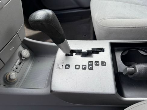 Used 2009 Hyundai Elantra GLS FWD image 13