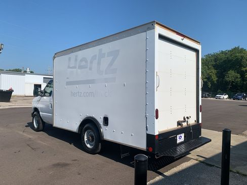 Used 2022 Ford E-350 and Econoline 350 Super Duty w/ Power Windows & Locks Group RWD image 5