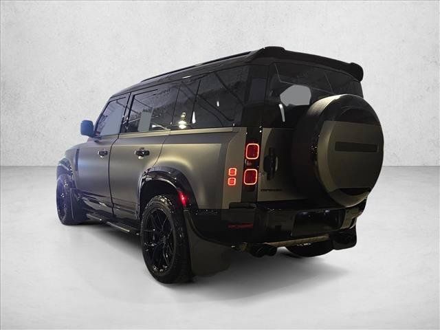 Used 2022 Land Rover Defender 110 S AWD/4WD image 7