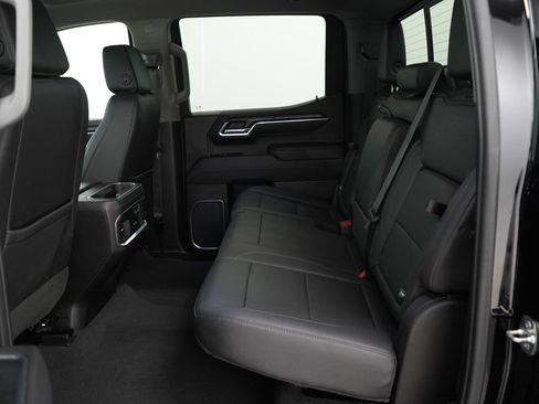 Used 2023 GMC Sierra 1500 SLT w/ SLT Premium Plus Package image 17