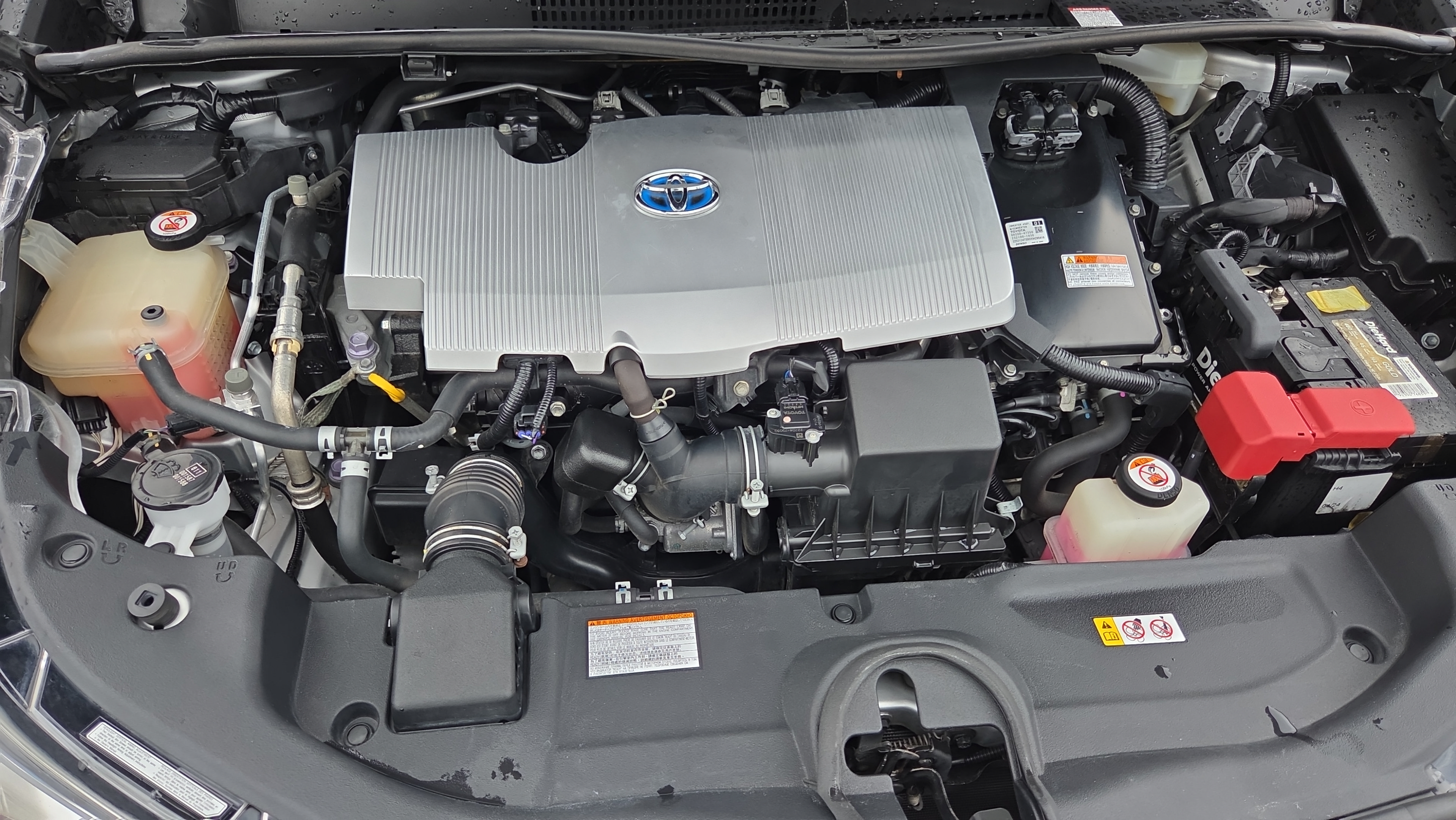 Used 2020 Toyota Prius Limited FWD image 17