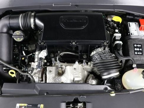 Used 2023 Jeep Compass Latitude image 24