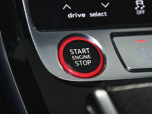 Used 2023 Audi S8 image 42