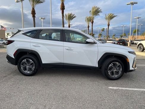 New 2026 Hyundai Tucson Blue SE image 5