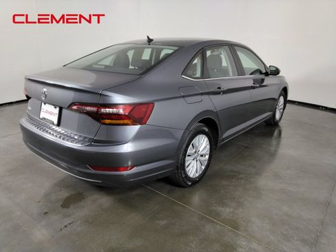 Used 2019 Volkswagen Jetta SE FWD image 4