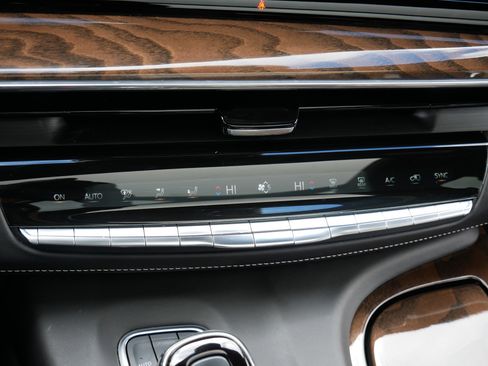 Used 2023 Cadillac Escalade Sport Platinum w/ LPO, ONYX Package image 24