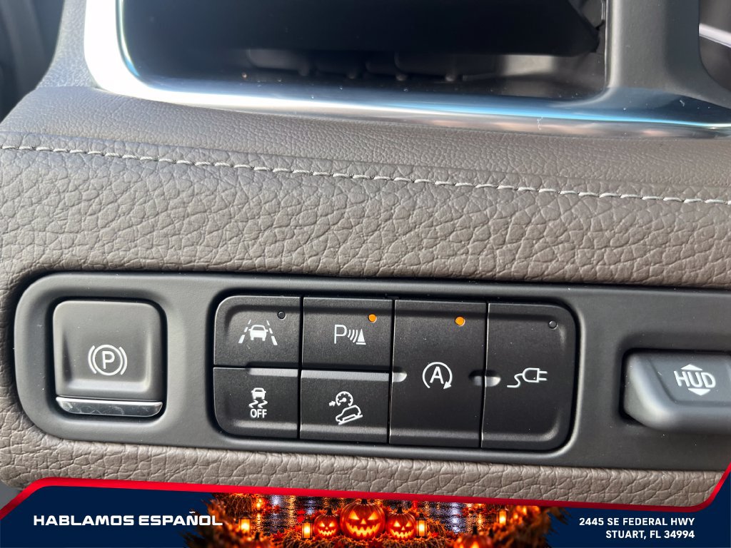 Used 2021 GMC Yukon XL Denali w/ Denali Premium Package AWD/4WD image 16