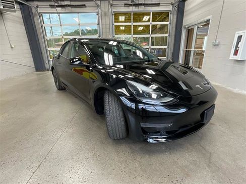 Used 2021 Tesla Model 3 Standard Range Plus RWD image 7