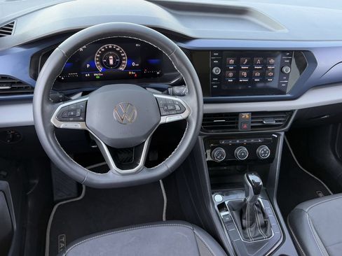 Used 2023 Volkswagen Taos SE w/ Panoramic Sunroof Package FWD image 13