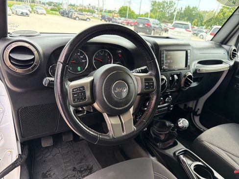 Used 2018 Jeep Wrangler Sport AWD/4WD image 13