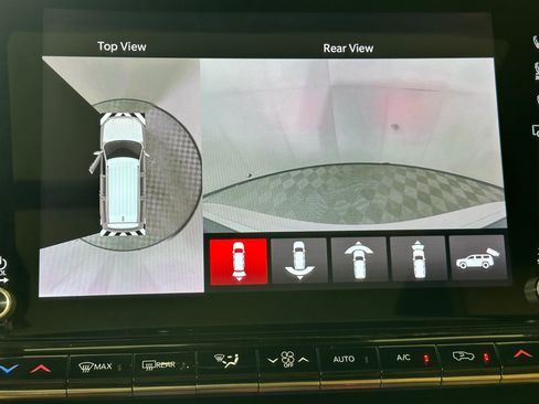 Used 2022 Jeep Grand Wagoneer Series III image 25