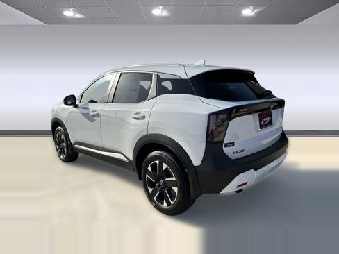 New 2025 Nissan Kicks SV w/ SV Premium Package image 3